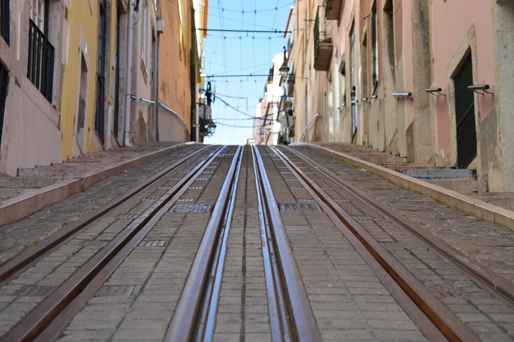 Kraków: Sierpień przynosi dynamiczne zmiany w budowie tramwaju do Mistrzejowic