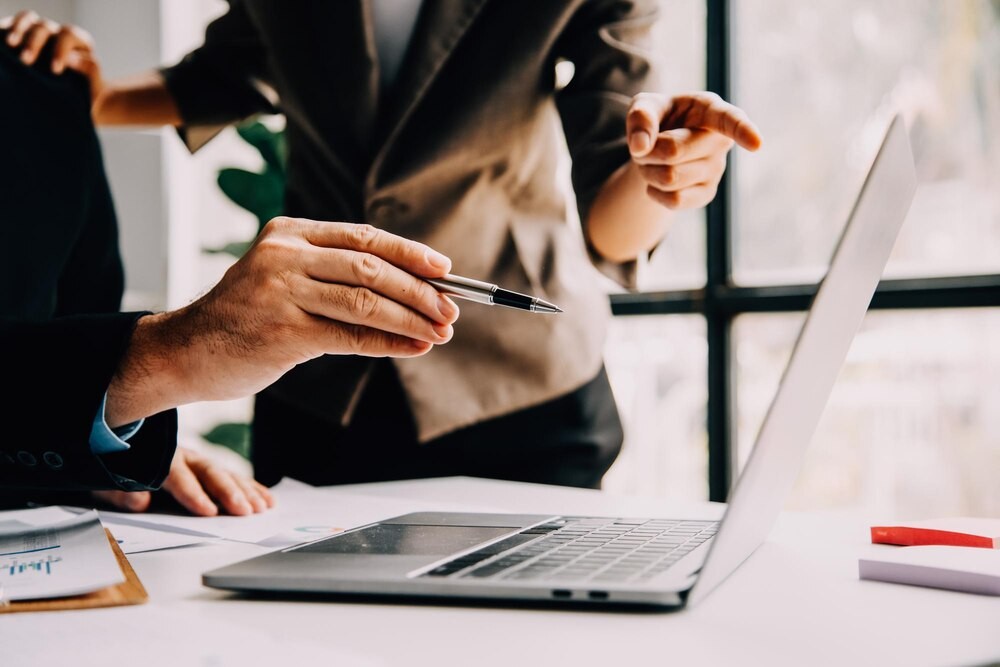 Krakowska strefa czystego transportu: Czy to „podatek od biedy” dla mieszkańców i turystów?