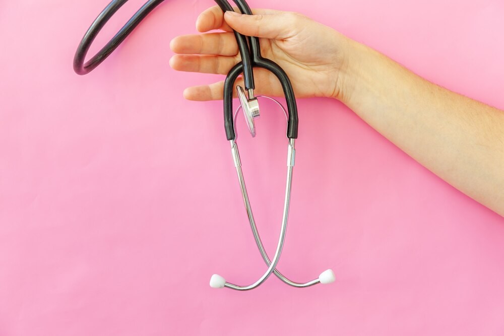 Bezpieczne Dzieciństwo: Policjantka Edukuje Mali Pacjentów w Krakowie