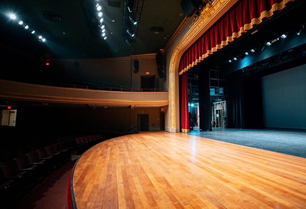 Teatr dla dzieci w Szarowie: Magia kultury w sercu społeczności