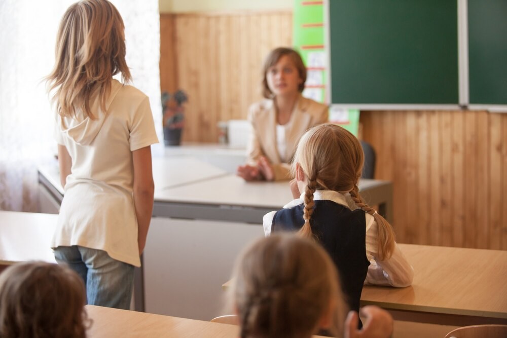 Dzielnicowa rozmawiała z młodzieżą o odpowiedzialności prawnej nieletnich