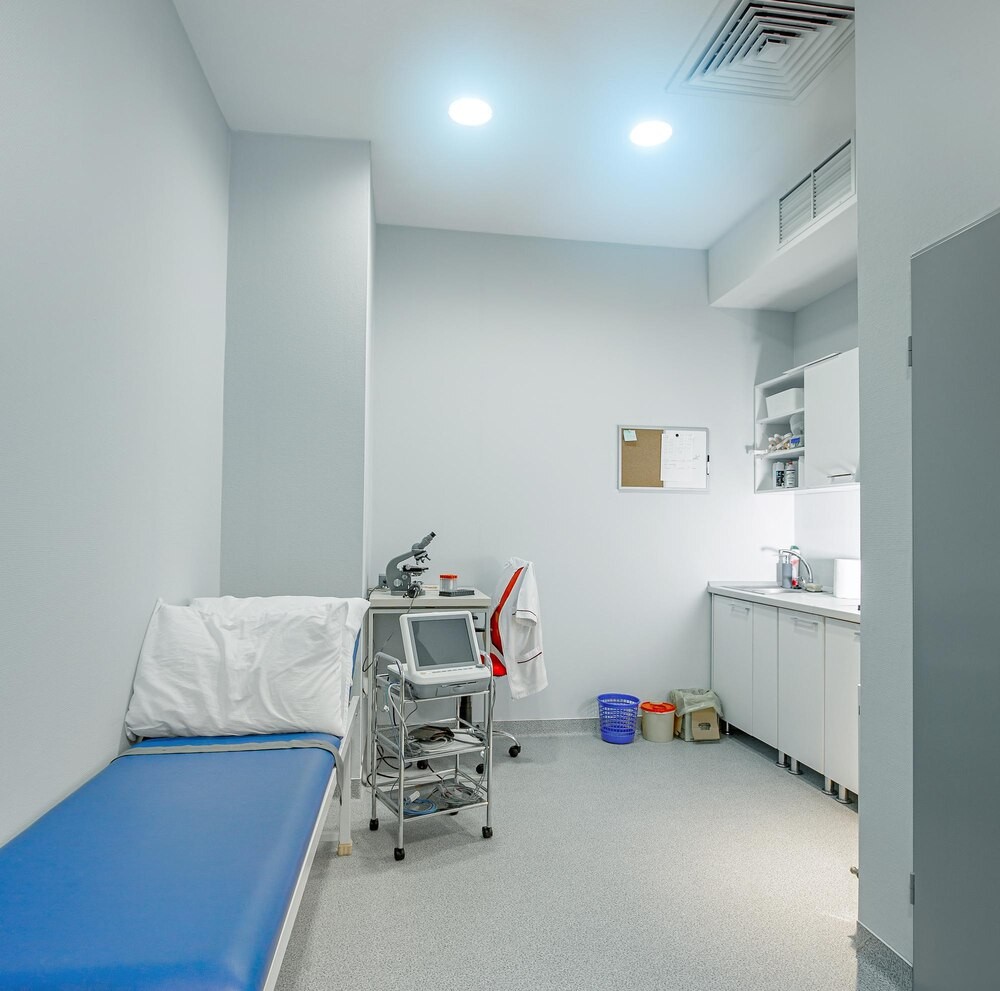 Policjanci z Krakowa uczą dzieci bezpieczeństwa w przedszkolu