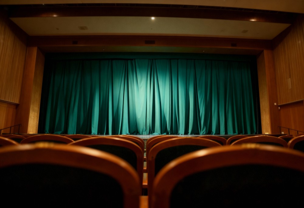 Fellini: Miłość i Nienawiść na Scenie Fortu Borek