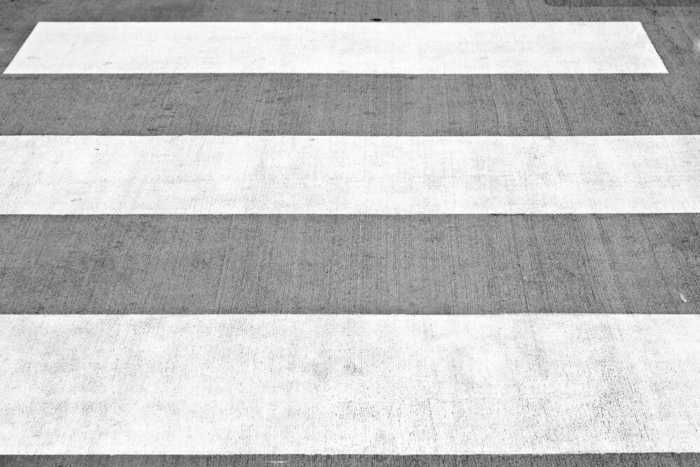 Bezpieczni seniorzy: Policja uczy, jak unikać oszustw